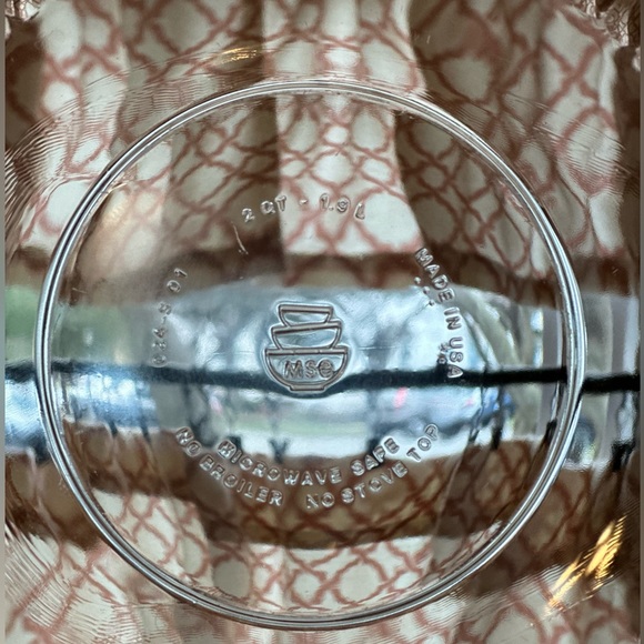 Martha Stewart Everyday Glass Bowl with Lid - Picture 4 of 7